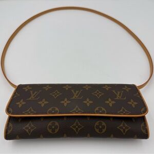 LOUIS VUITTON PARIS 1854 • ‘Like New’ TWIN POCHETTE GM Clutch / Crossbody Bag